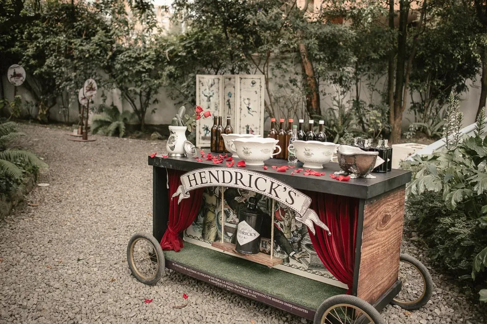 Carrito de Hendrick's instalado en el patio del castillo